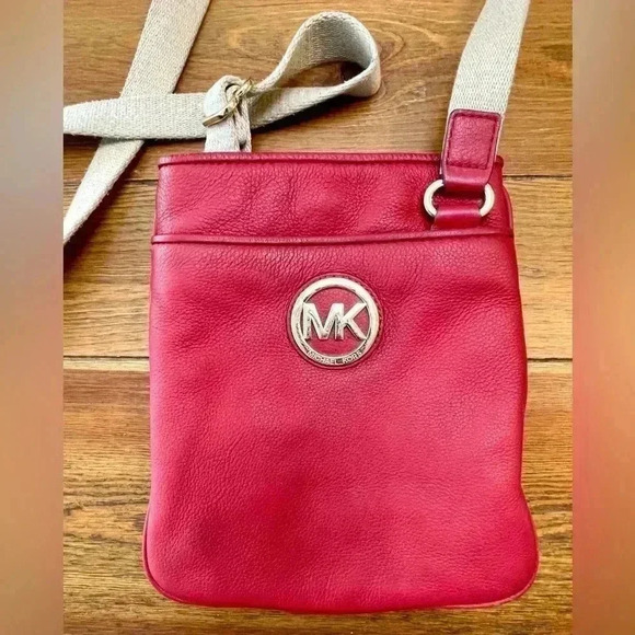 MK Michael Kors | Crossbody Bag | Ruby Red Genuine Leather - Picture 2 of 5